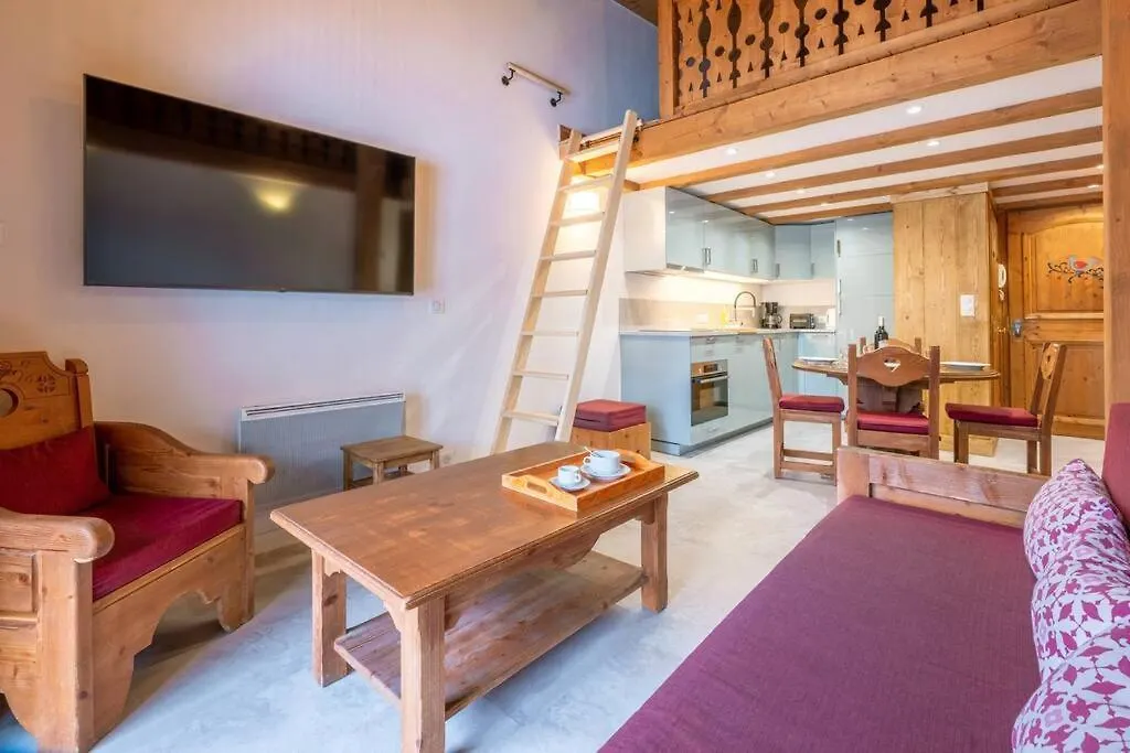 Le Cristal - Central Apartment Close To The Slopes & Free Parking - By Cozee Rentals Chamonix Mont Blanc