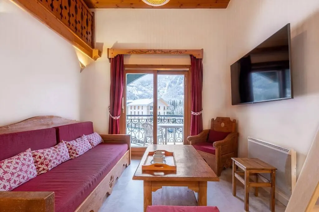Le Cristal - Central Apartment Close To The Slopes & Free Parking - By Cozee Rentals Chamonix Mont Blanc